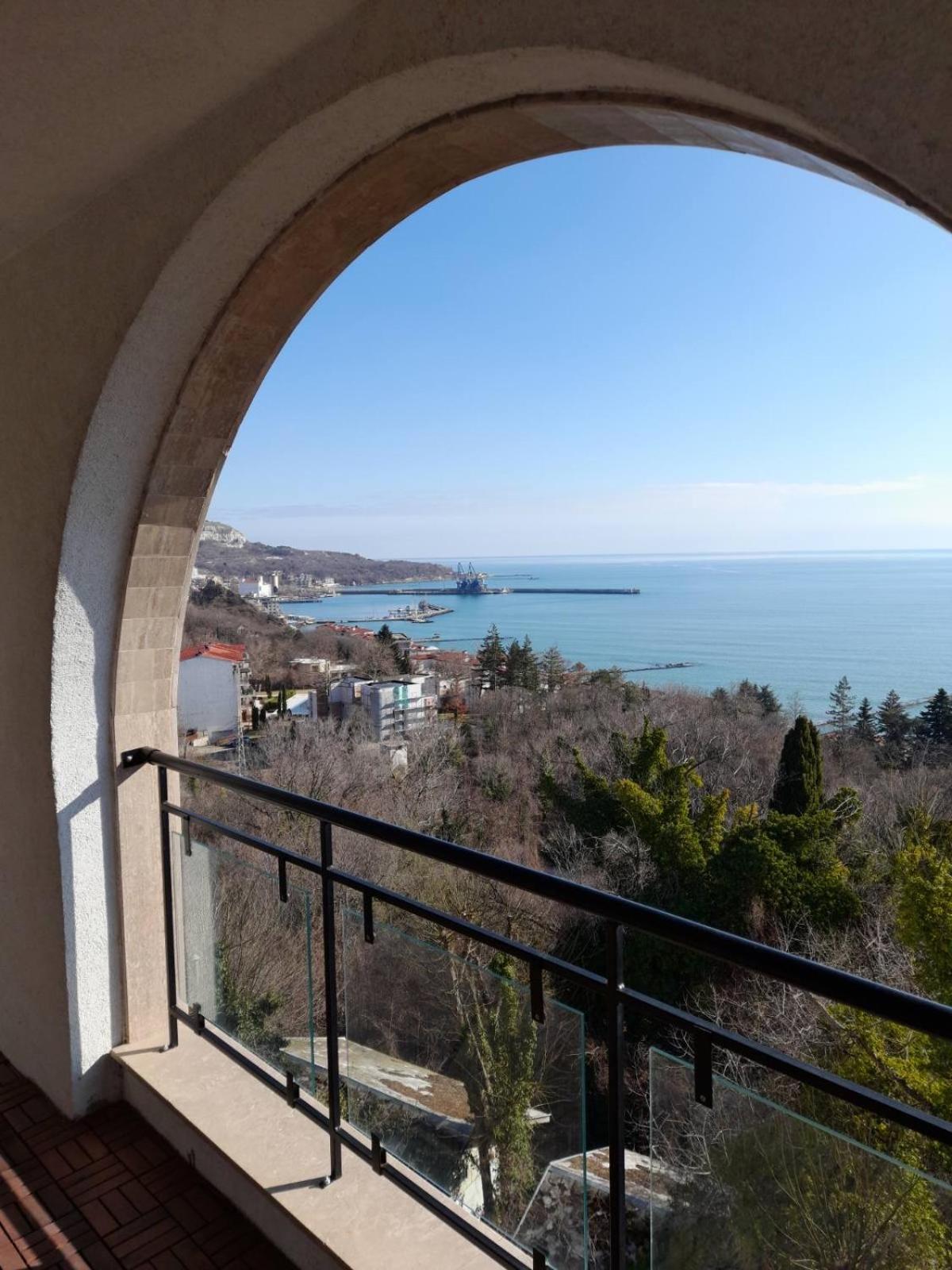 Queen'S Palace Balchik Apartment Bagian luar foto
