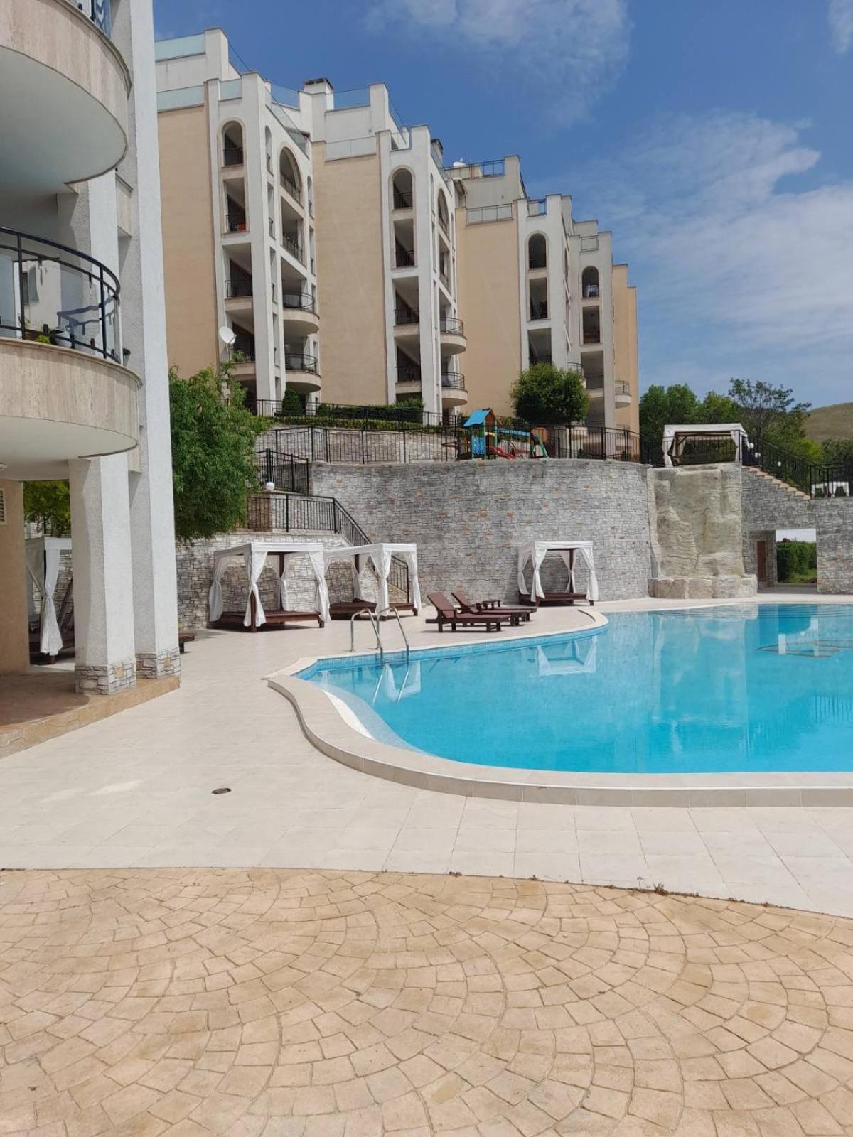 Queen'S Palace Balchik Apartment Bagian luar foto